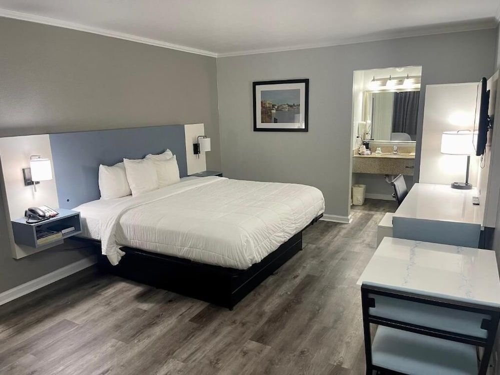 Room, 1 King Bed, Accessible, Non Smoking