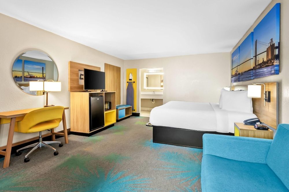 Standard Room, 1 King Bed, Non Smoking