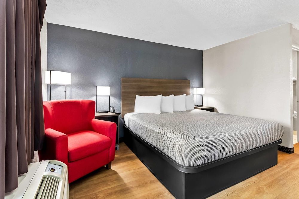 Room, 1 King Bed, Non Smoking