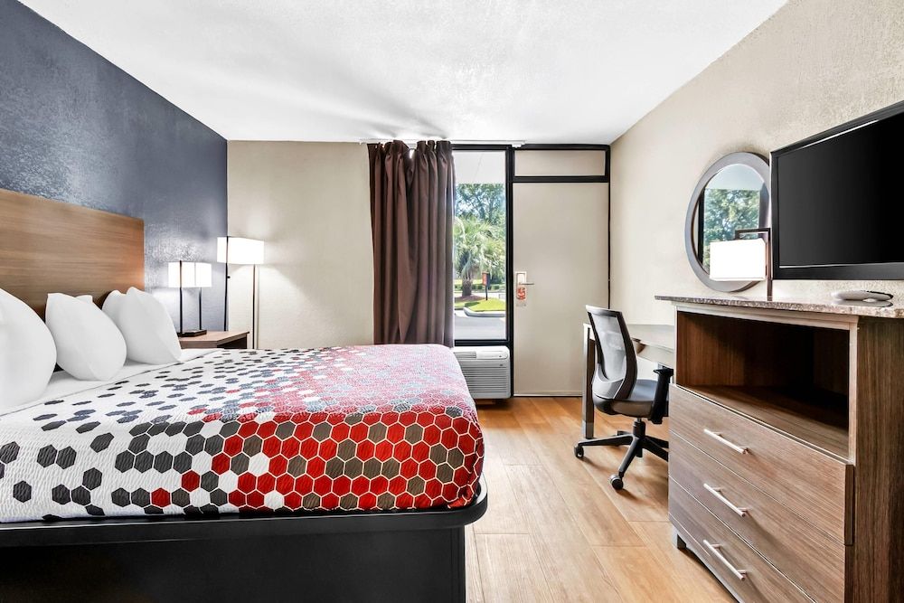 Room, 1 Queen Bed, Accessible, Smoking