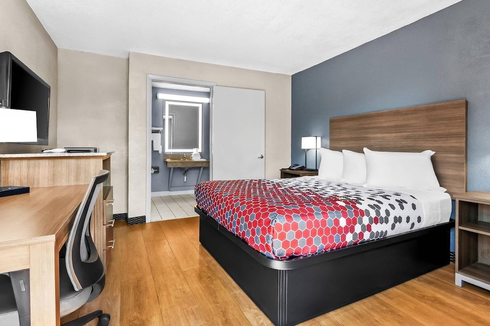 Room, 1 Queen Bed, Accessible, Smoking
