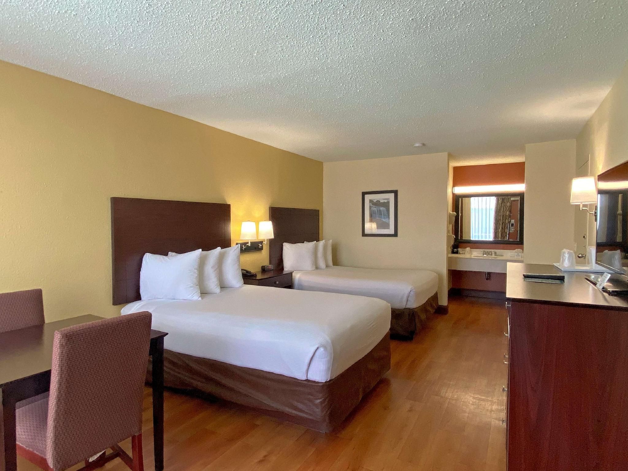 2 queen beds, nonsmoking