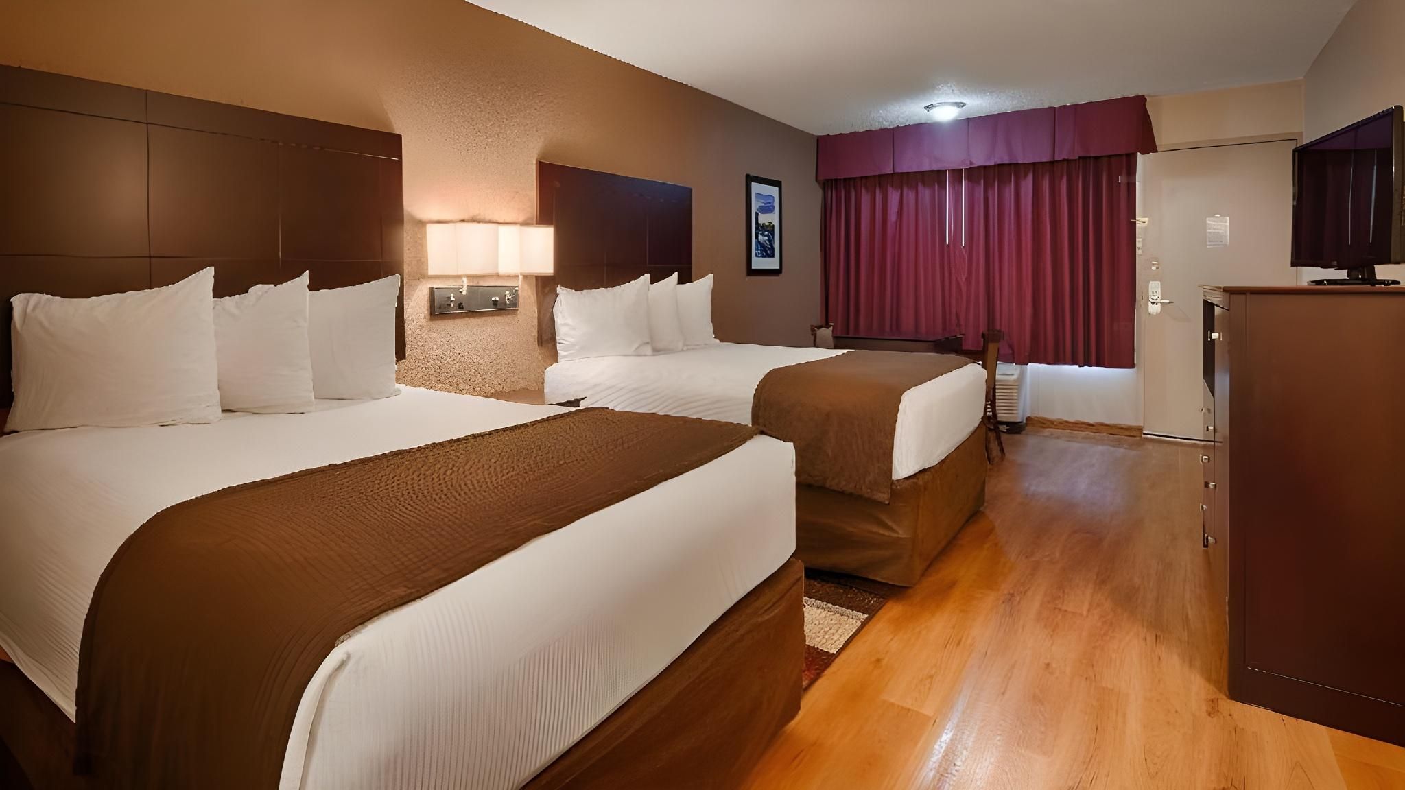2 Double Beds, Smoking Room