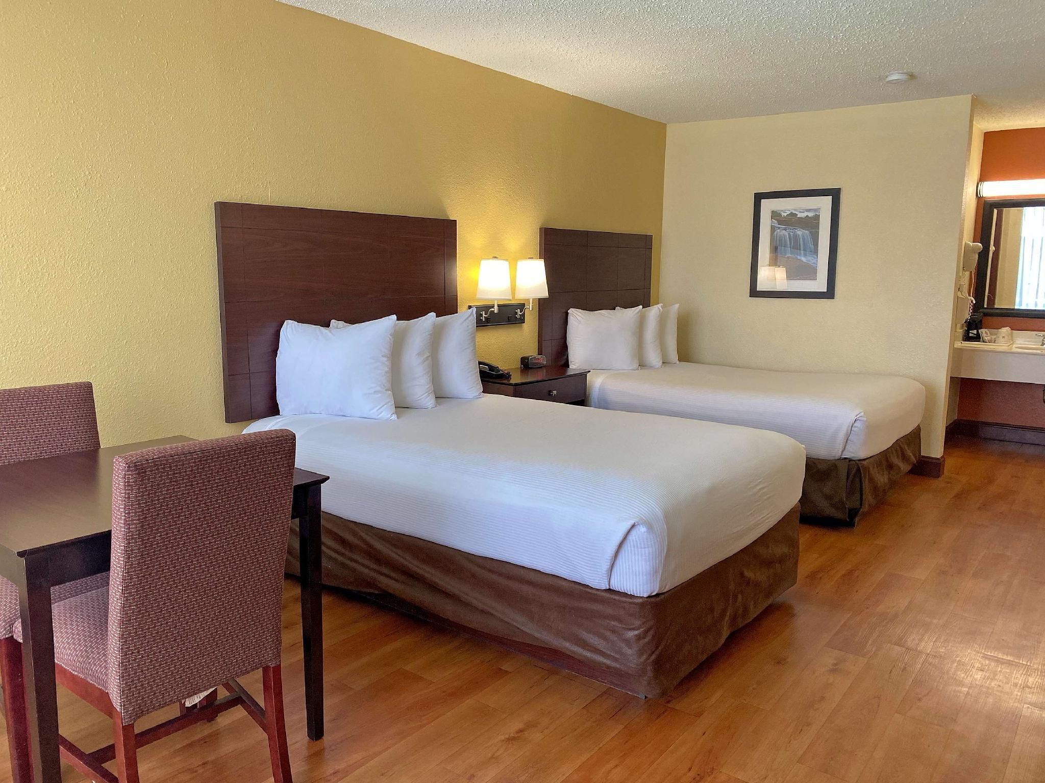 2 queen beds, nonsmoking