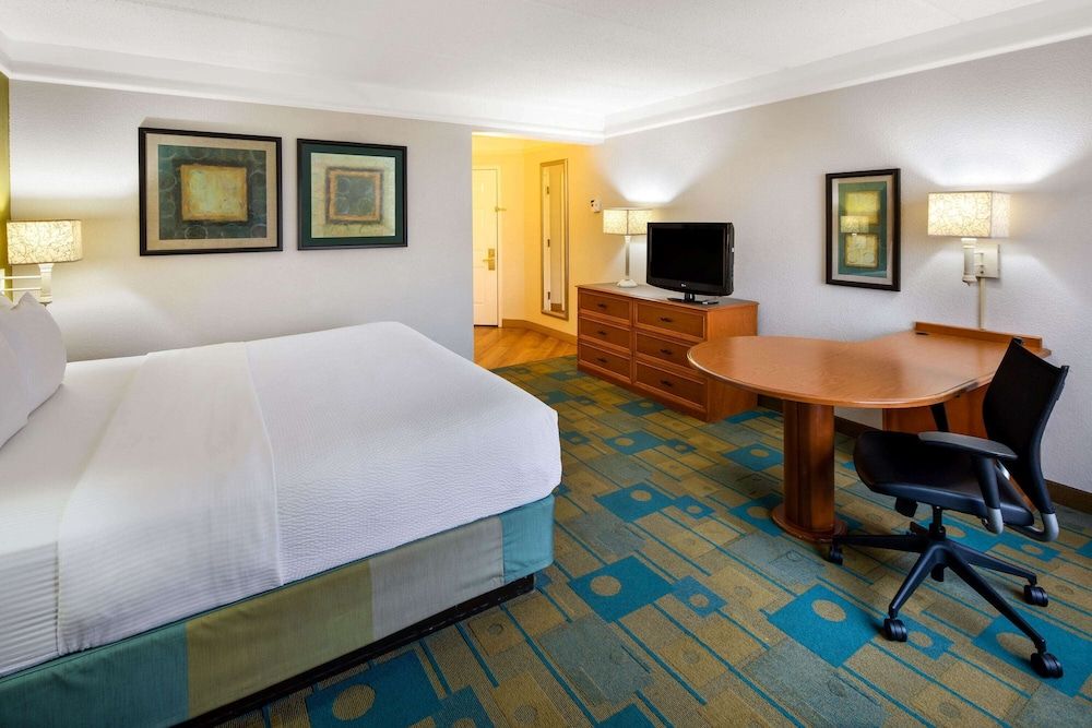 Executive Room, 1 King Bed, Non Smoking