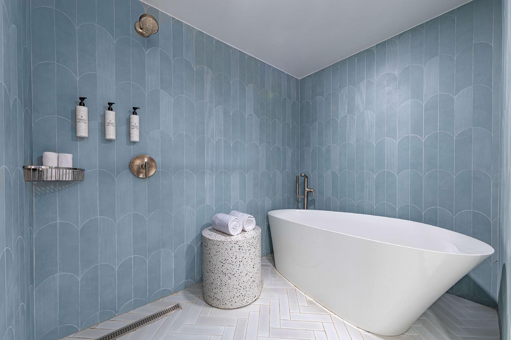 Grand Oak Suite King