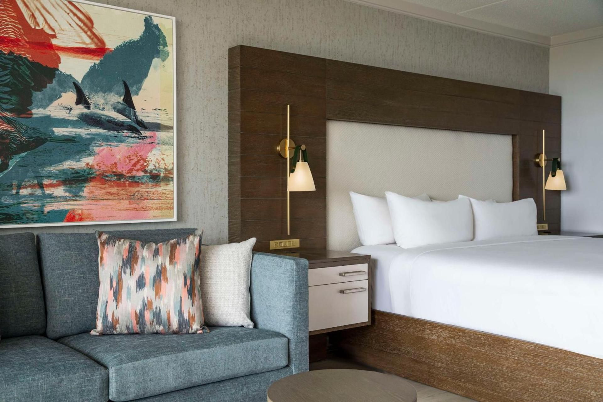 Deluxe King - Sofa Bed