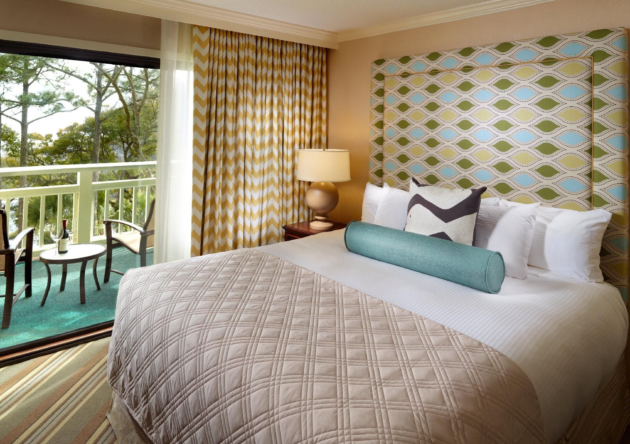 ADA Island Suite with Roll in Shower 1 King Bed