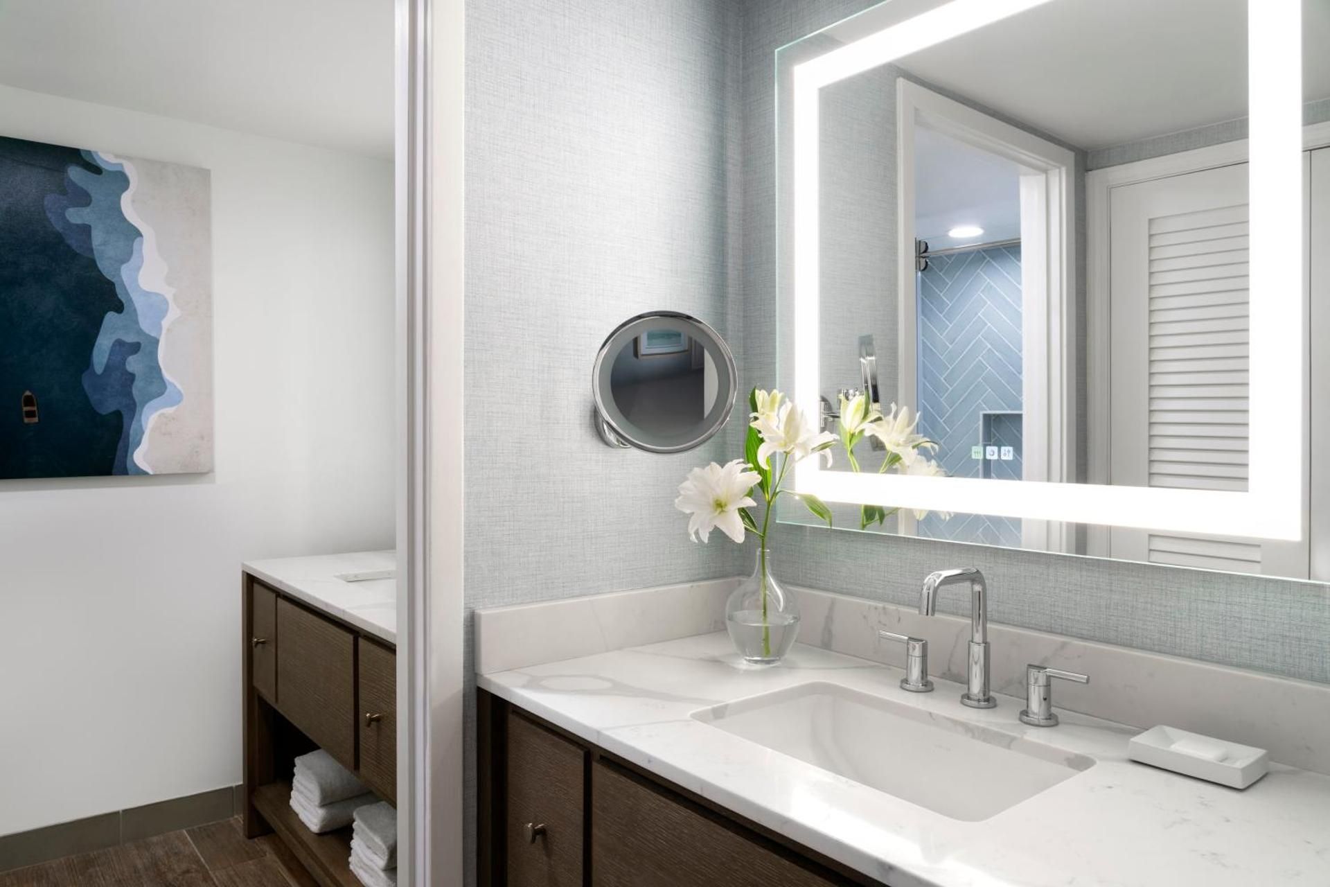 ADA Island Suite with Roll in Shower 1 King Bed