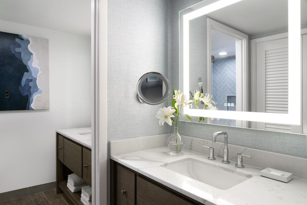 Omni Hilton Head Oceanfront Resort Studio Suite, 1 King Bed, Partial Ocean View 4