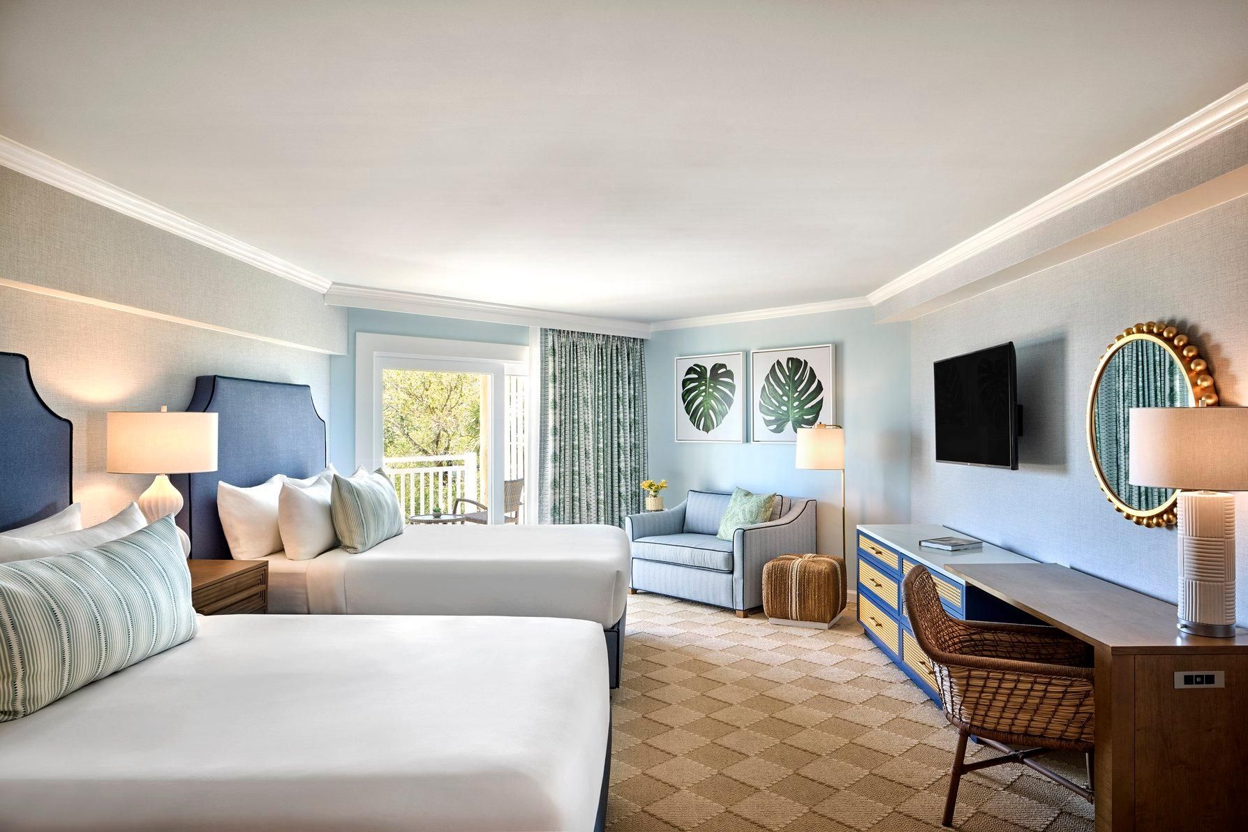 Courtyard View Studio Suite 2 Queen Beds