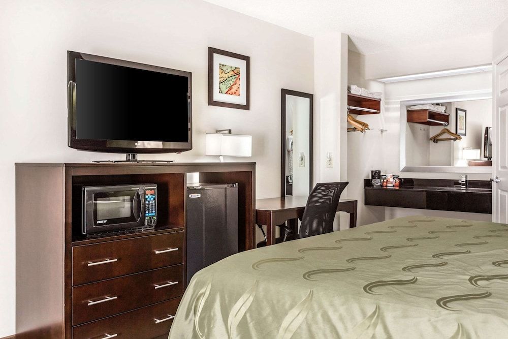 Standard Room, 1 King Bed, Non Smoking