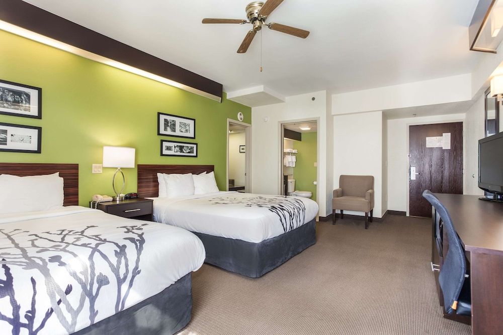 Standard Room, 2 Queen Beds, Non Smoking