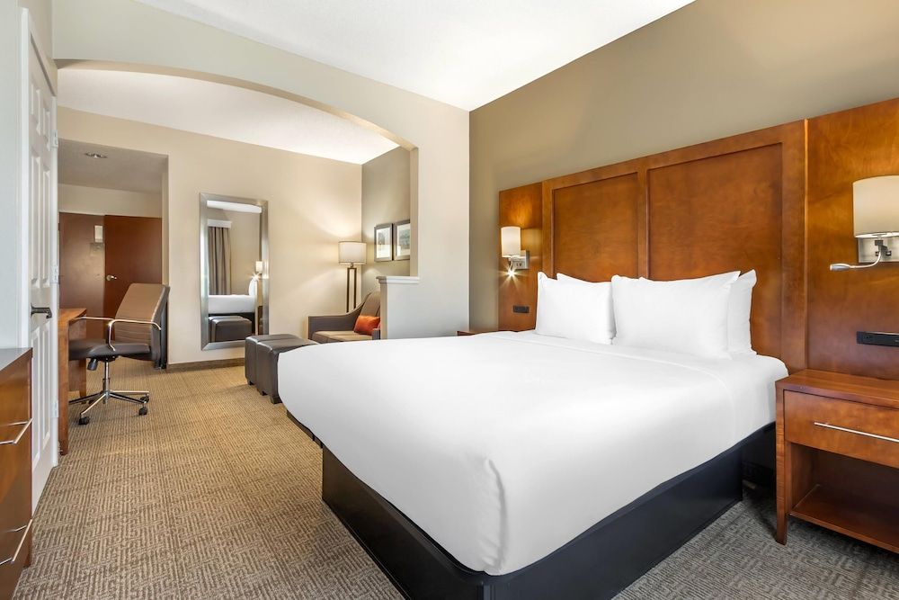 Suite, 1 Queen Bed, Accessible, Non Smoking