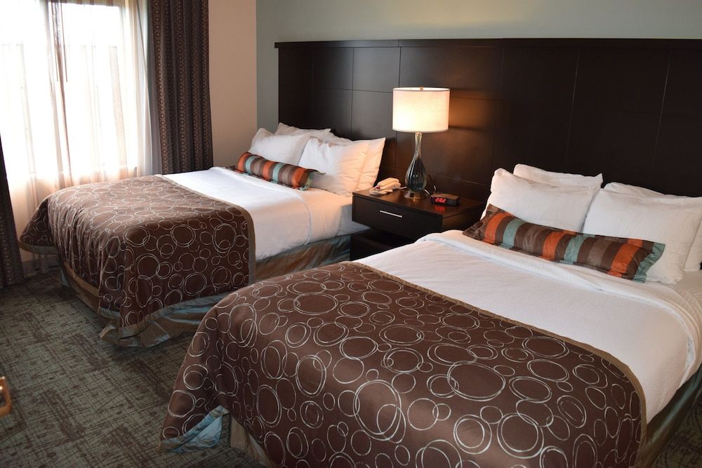 Suite, 2 Bedrooms (1 Queen, 2 Double Beds)