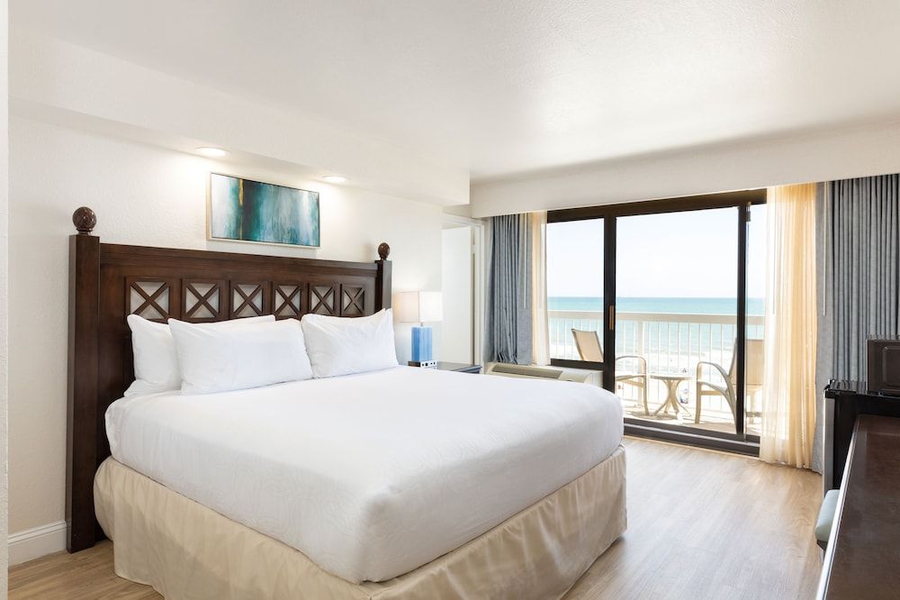 Room, 1 King Bed, Oceanfront (Coastal View)