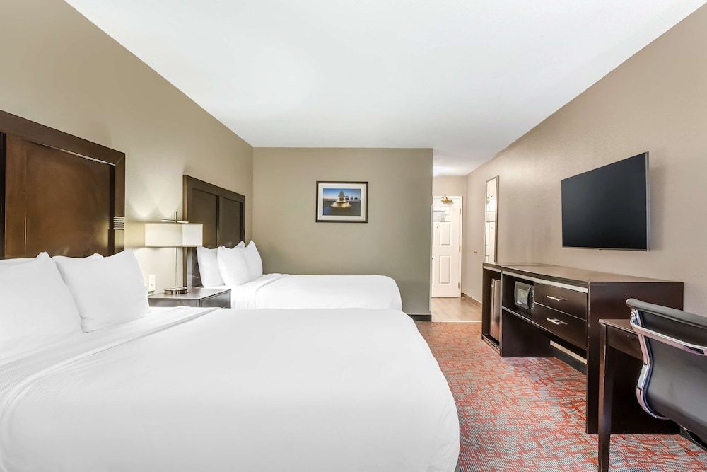 Standard Room, 2 Queen Beds, Non Smoking, Refrigerator & Microwave