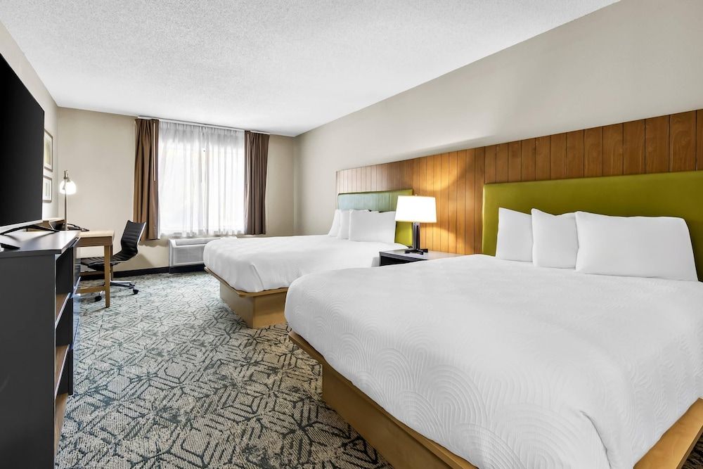 Room, 2 Queen Beds, Non Smoking