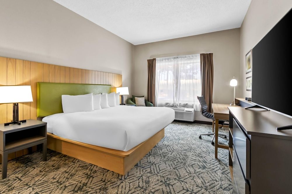 Suite, 1 King Bed, Non Smoking, Jetted Tub