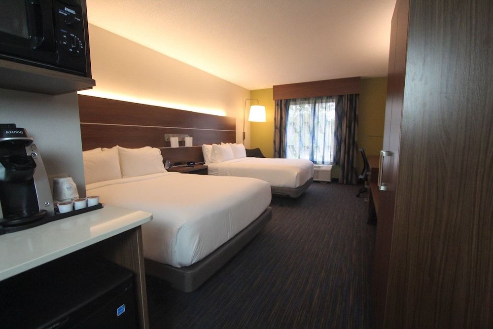 Standard Room, 2 Queen Beds, Accessible