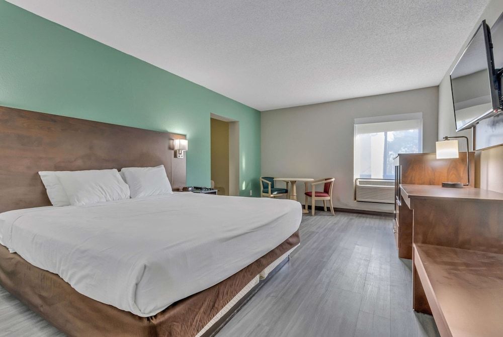 Family Suite, 2 Queen Beds, Non Smoking (Second Floor, Stairs, No Elevator)