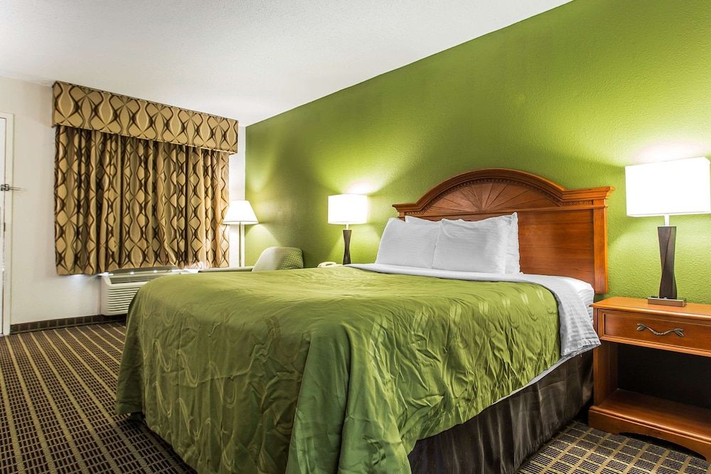 Standard Room, 1 Queen Bed, Non Smoking