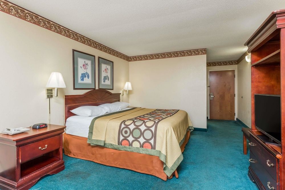 Standard Room, 1 King Bed