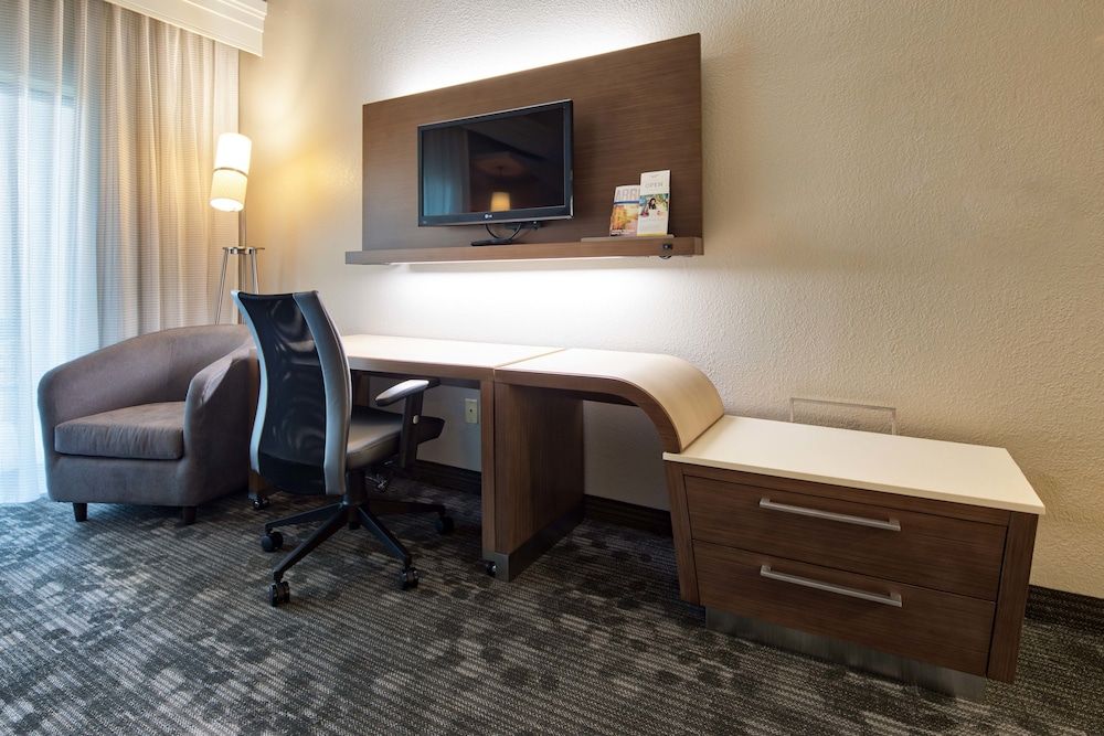 Room, 1 King Bed with Sofa bed (Mobility Accessible, Tub)