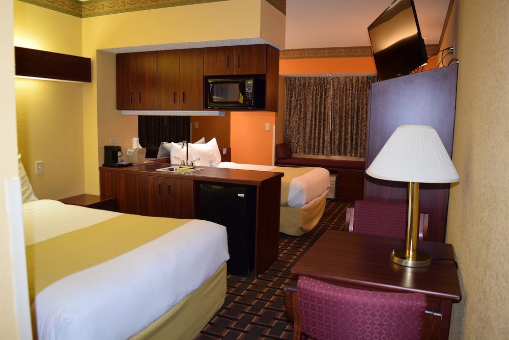 Suite, 2 Queen Beds, Non Smoking