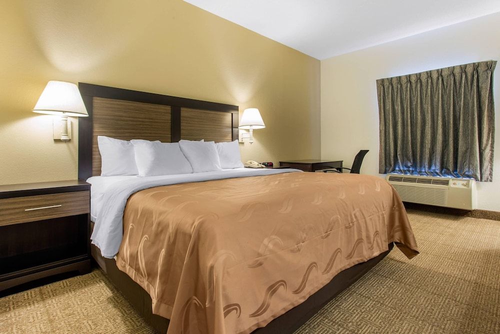 Standard Room, 1 King Bed, Non Smoking