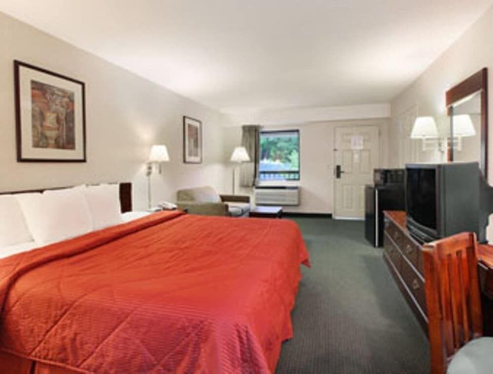 Standard Room, 1 King Bed, Smoking