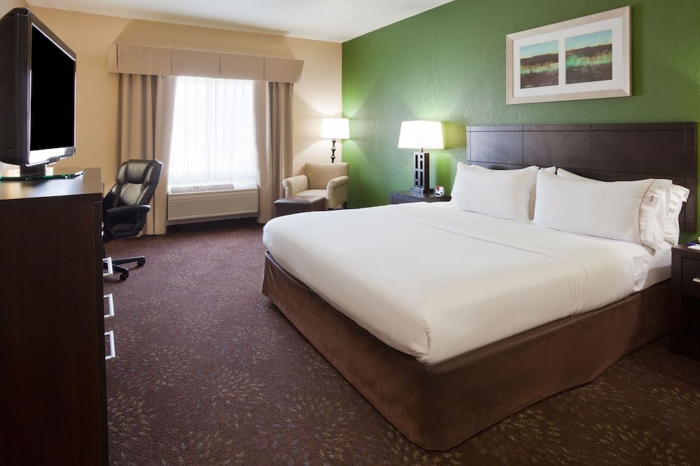 Standard Room, 1 King Bed