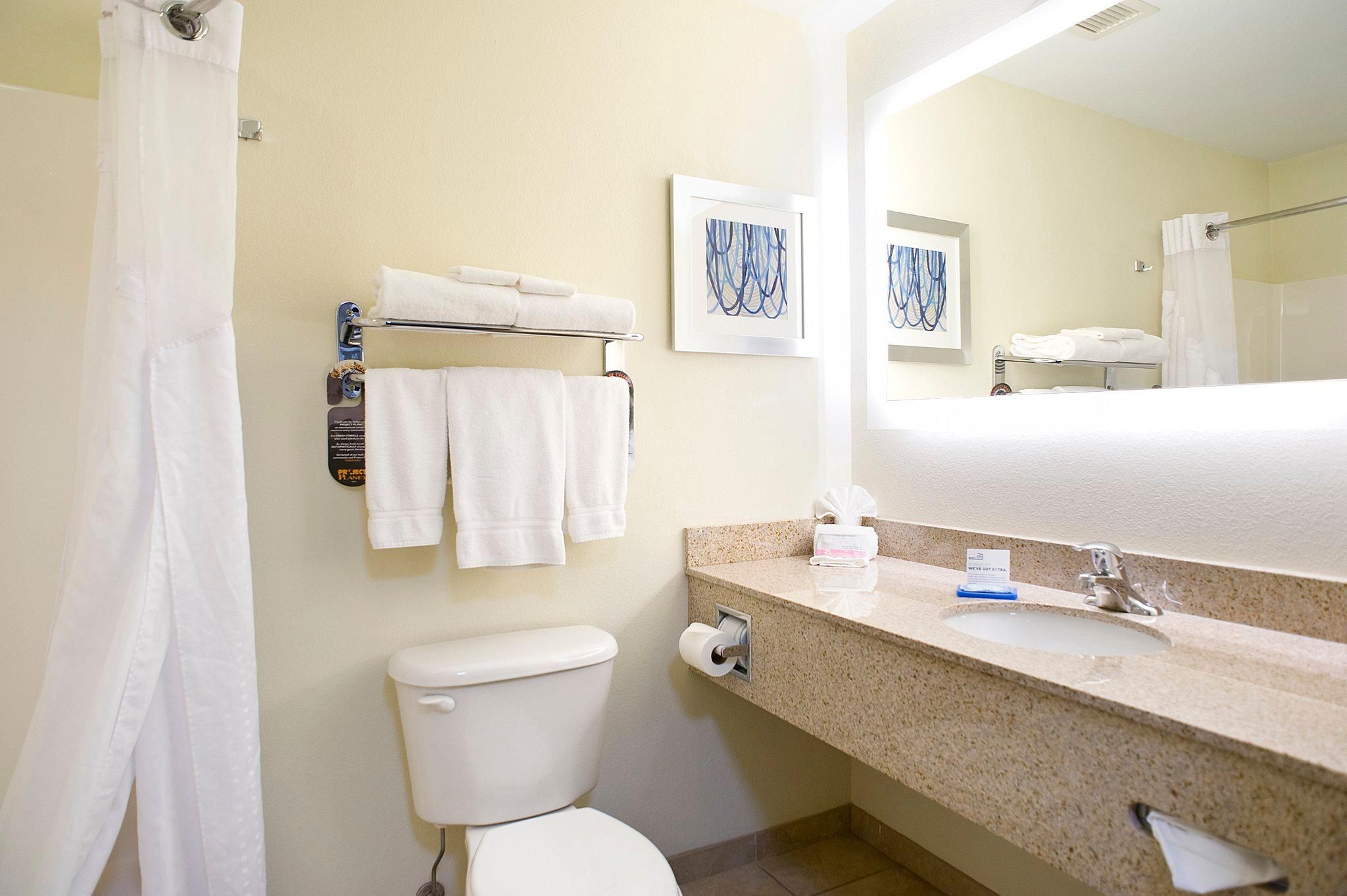 1 King Standard Jetted Tub