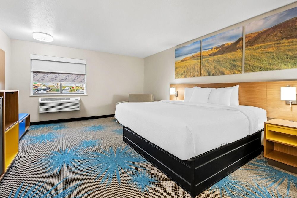 Standard Room, 1 King Bed