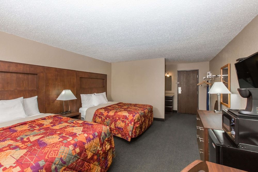 Room, 2 Queen Beds, Non Smoking (Third Floor)