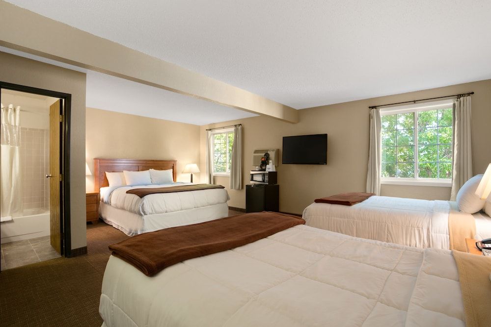 Deluxe Studio Suite, 1 King Bed, Non Smoking