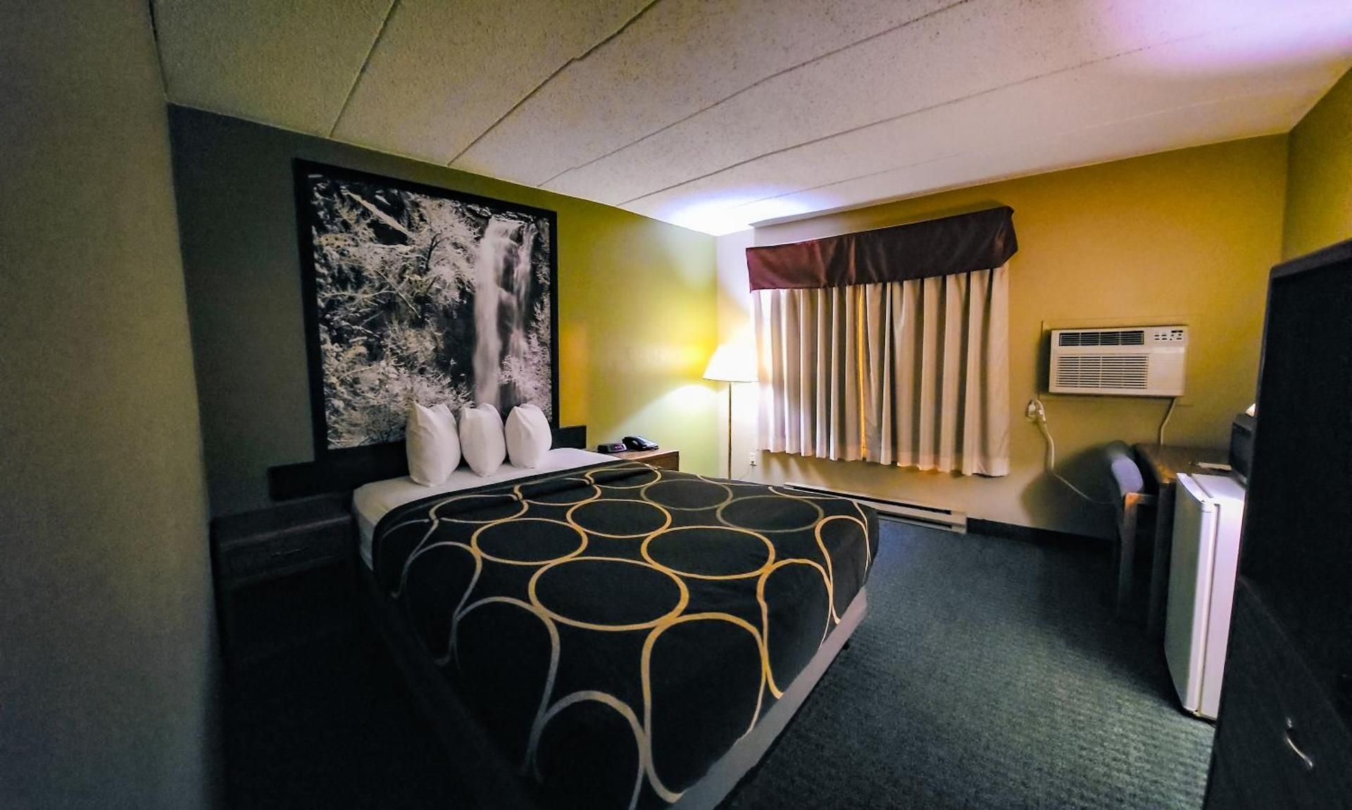 1 Queen Bed, Deluxe Room, Smoking