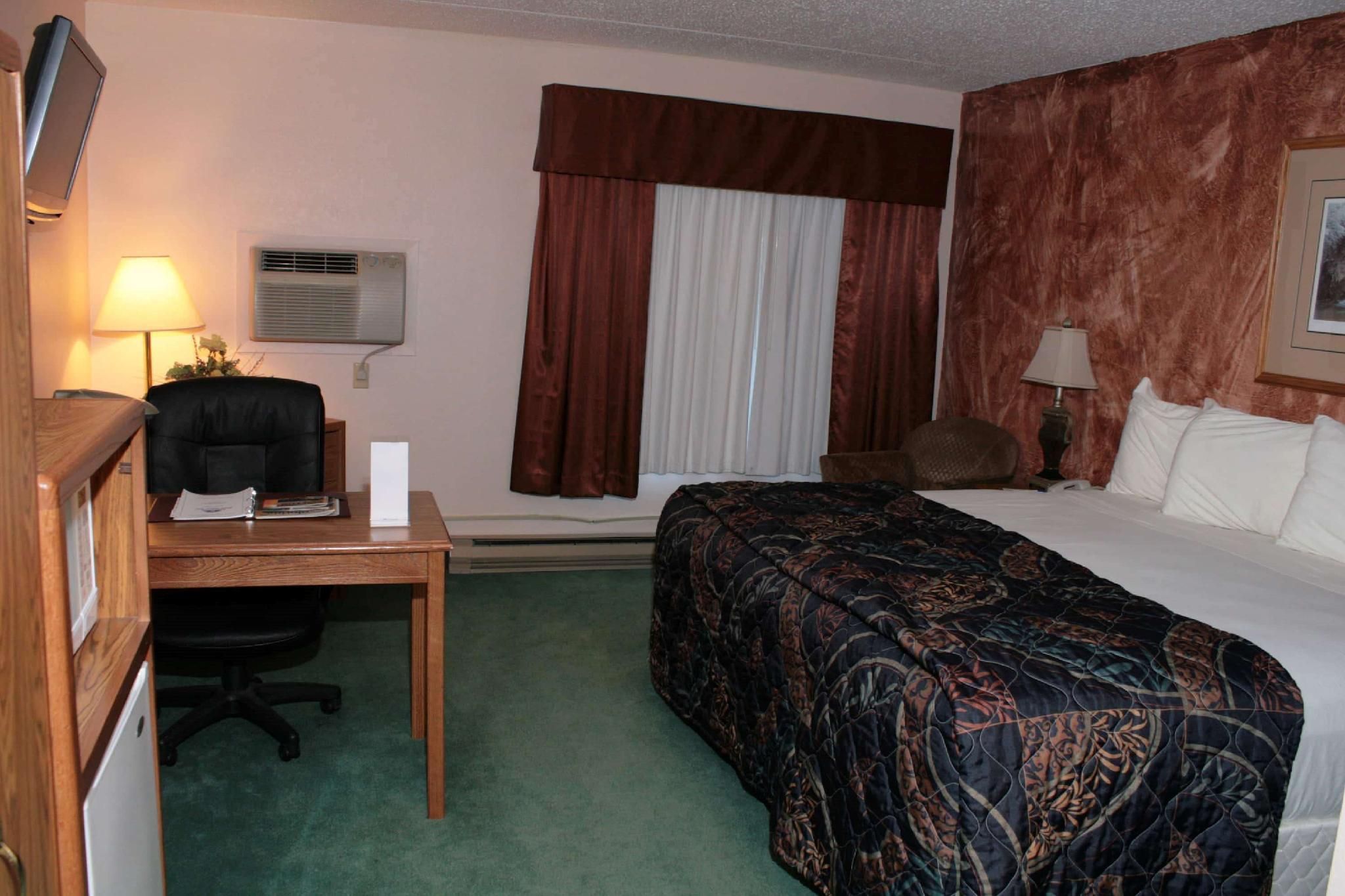 1 Queen Bed, Deluxe Room, Smoking