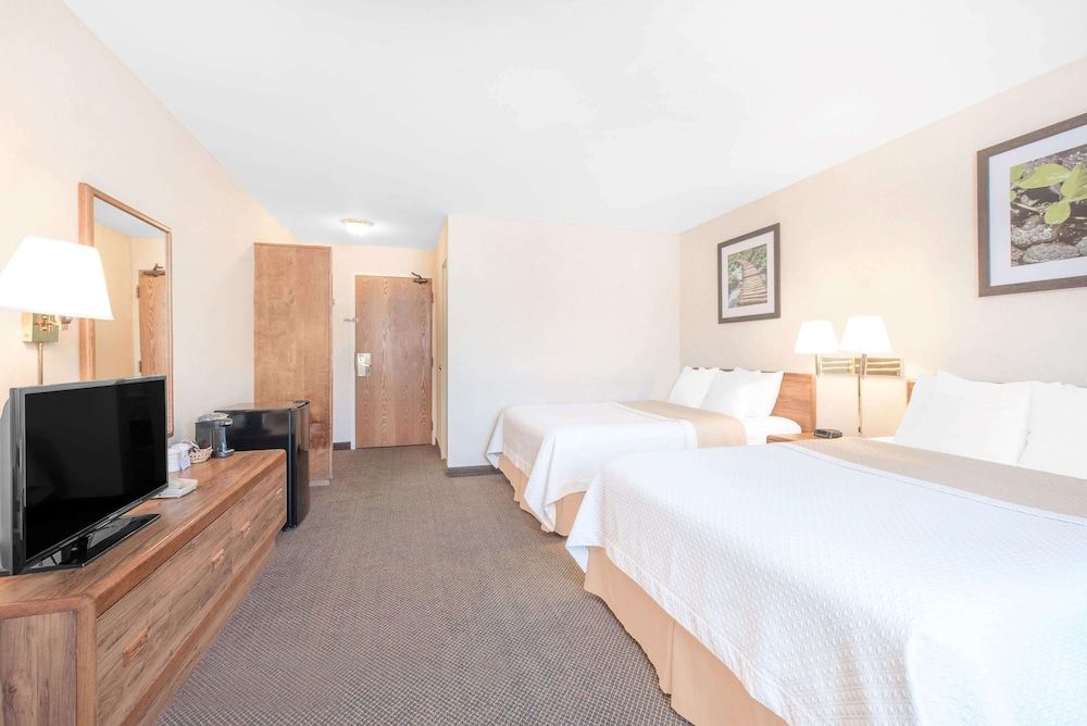 Room, 2 Queen Beds, Non Smoking (Pet-Friendly)