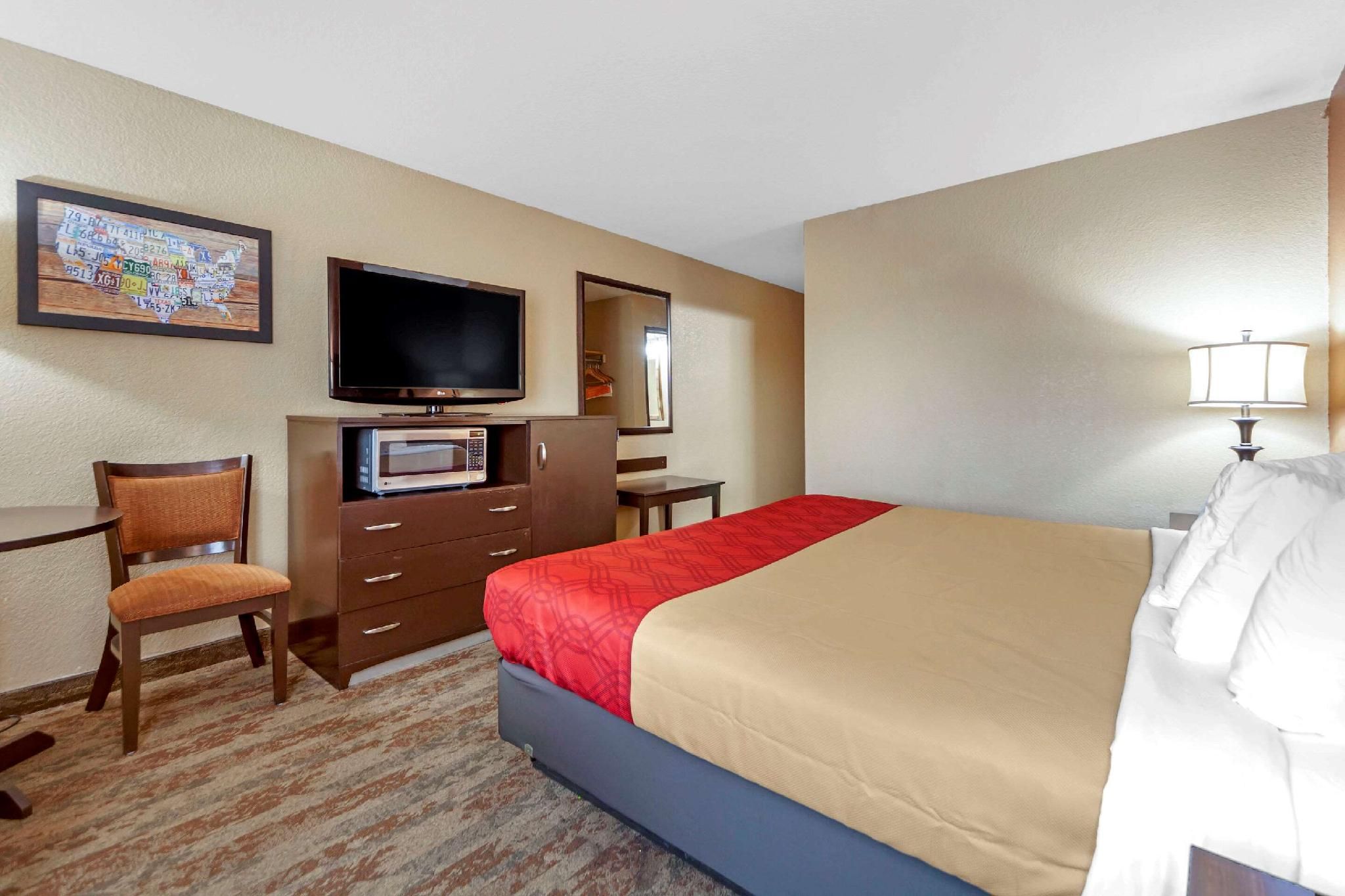 1 King Bed, Nonsmoking