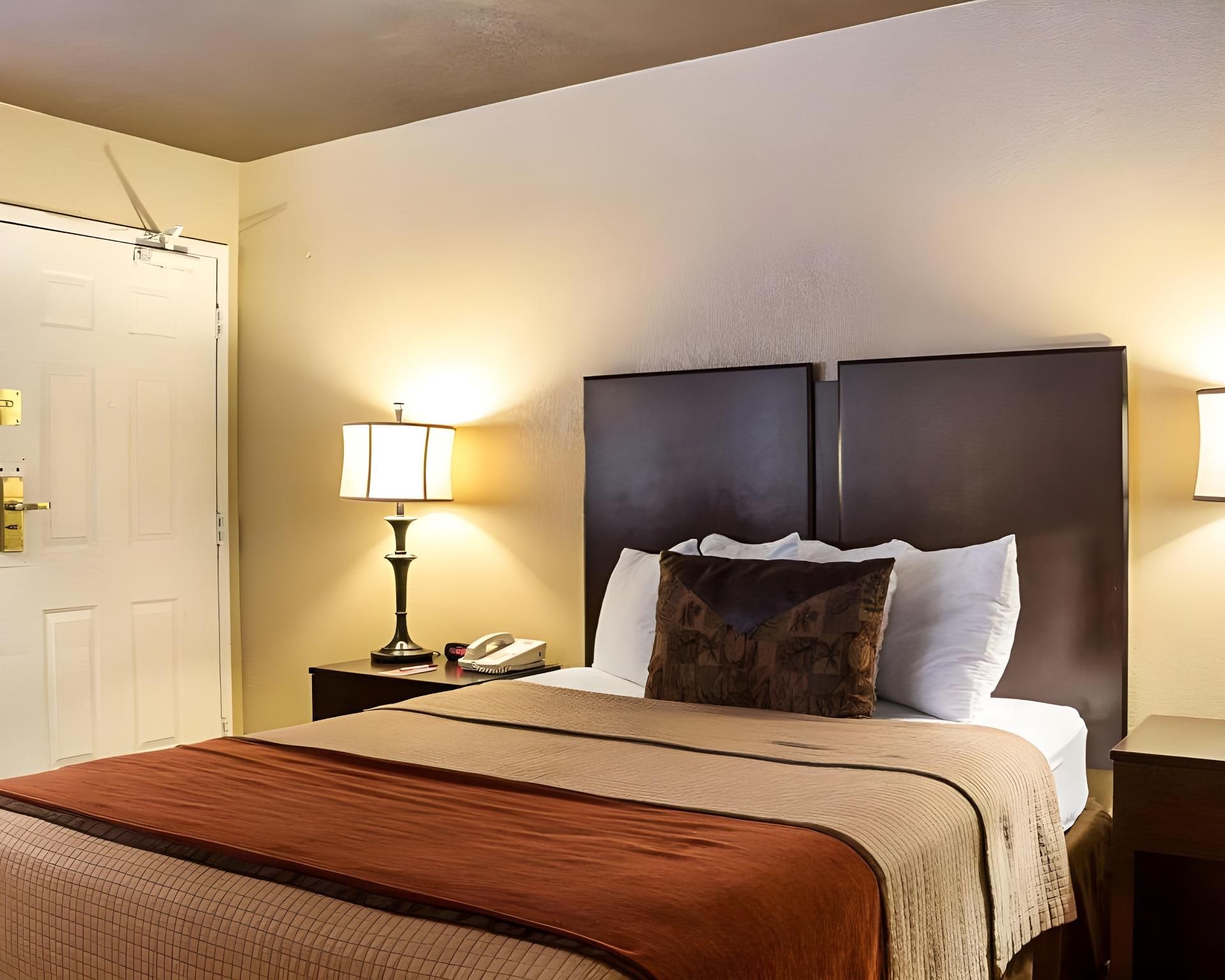 1 Queen Bed, Suite, Nonsmoking