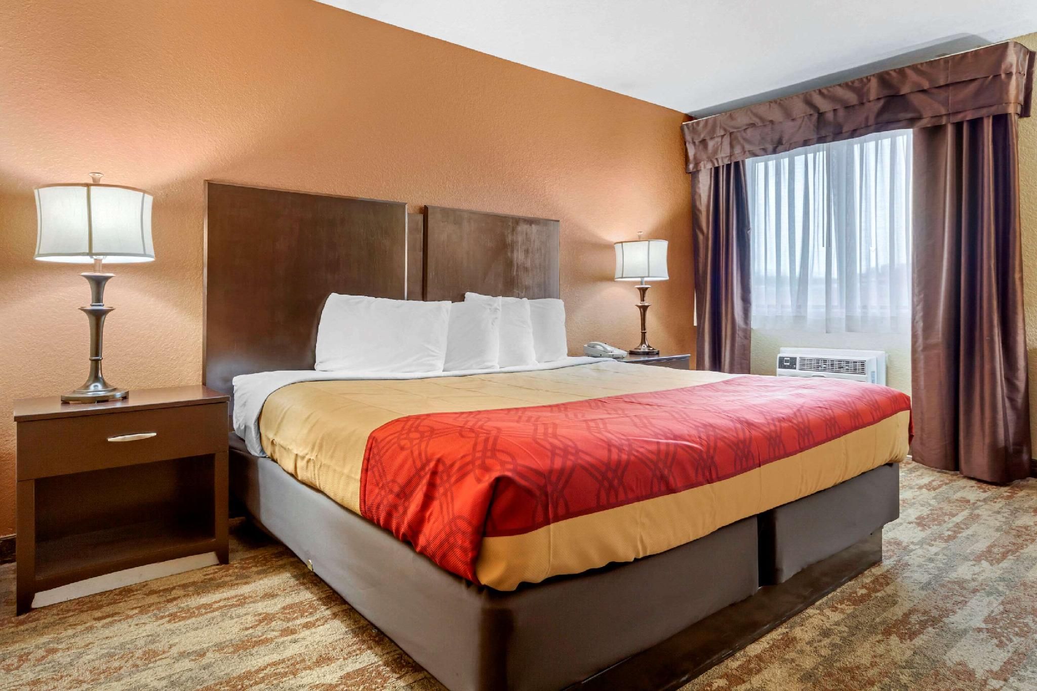 1 King Bed, Nonsmoking