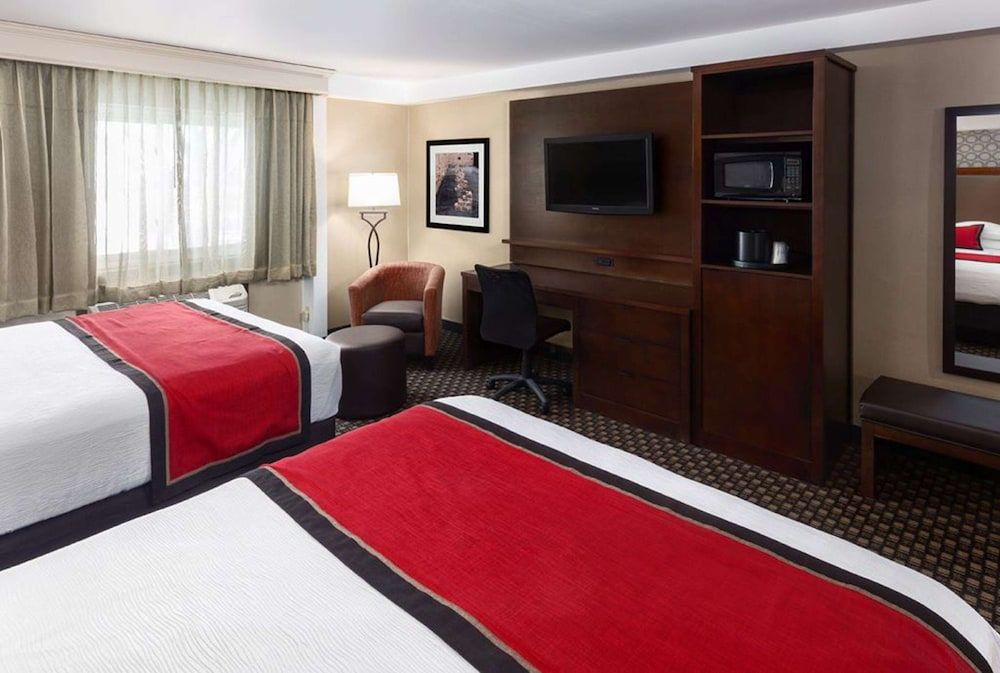 Best Western Plus Ramkota Hotel Standard Room, 2 Queen Beds, Non Smoking (with Sofabed) 2
