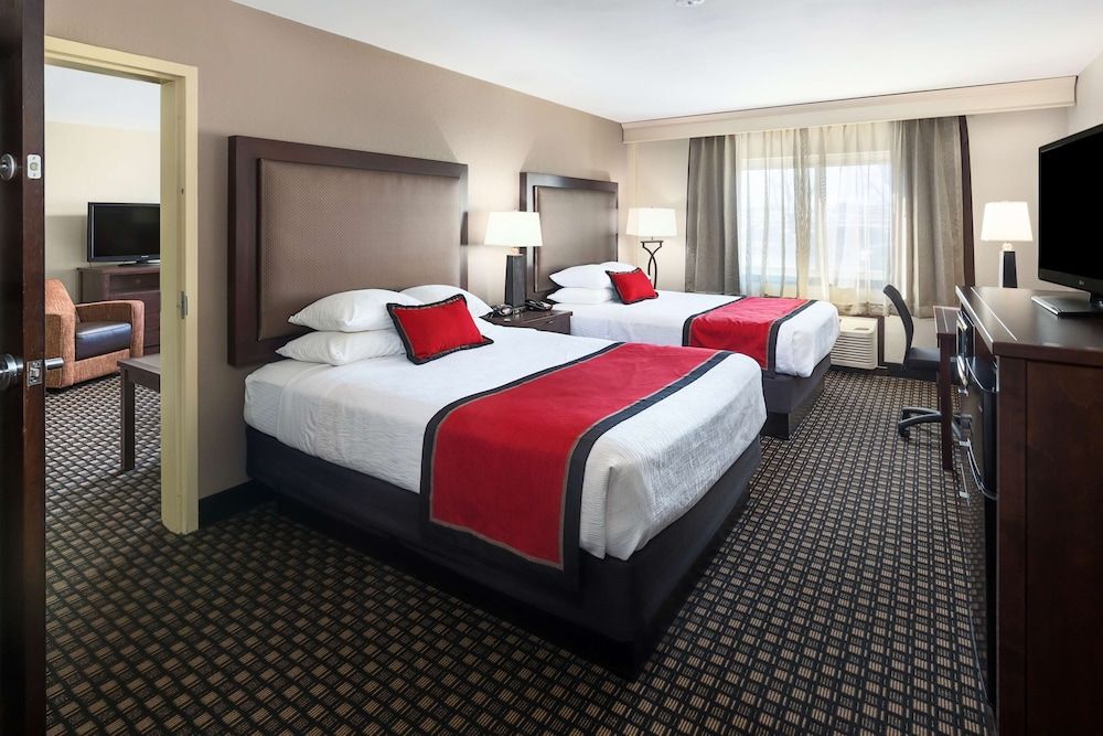 Suite, 2 Queen Beds, Non Smoking, Refrigerator & Microwave (with Sofabed)