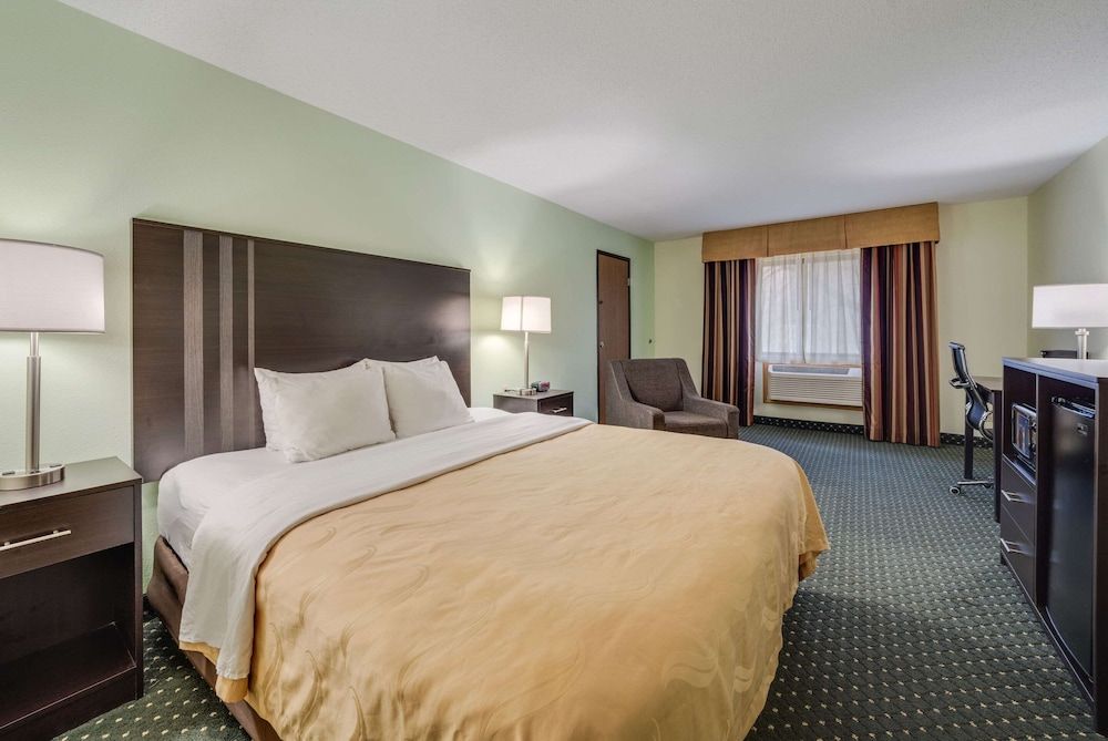 Room, 1 King Bed, Non Smoking