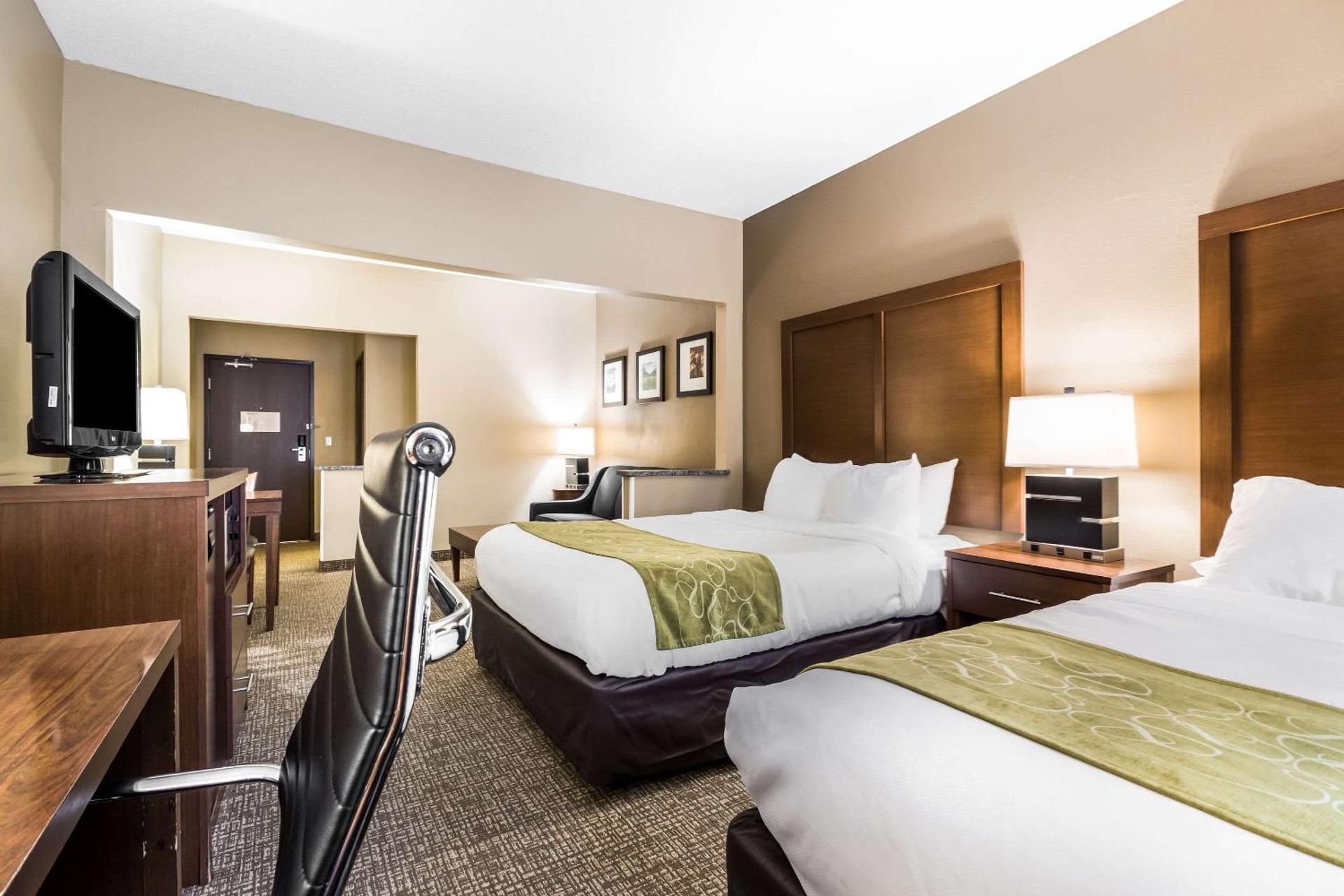 2 Queen Beds, Suite, Nonsmoking, Accessible