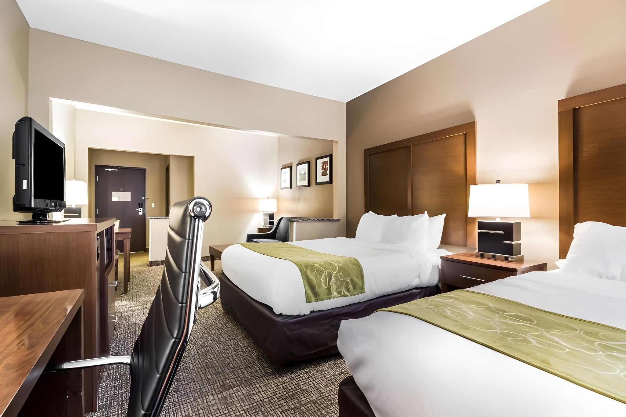 1 Queen Bed, Suite, Nonsmoking