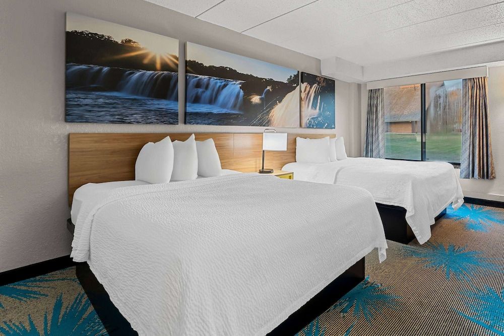 Standard Room, 2 Queen Beds, Non Smoking