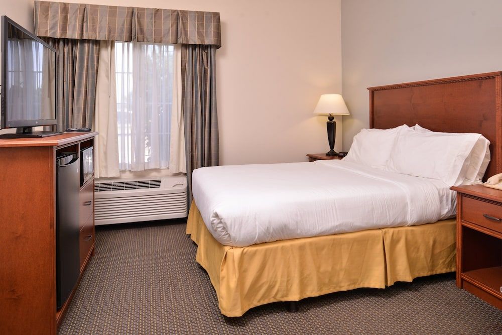 Standard Room, 1 Queen Bed with Sofa bed