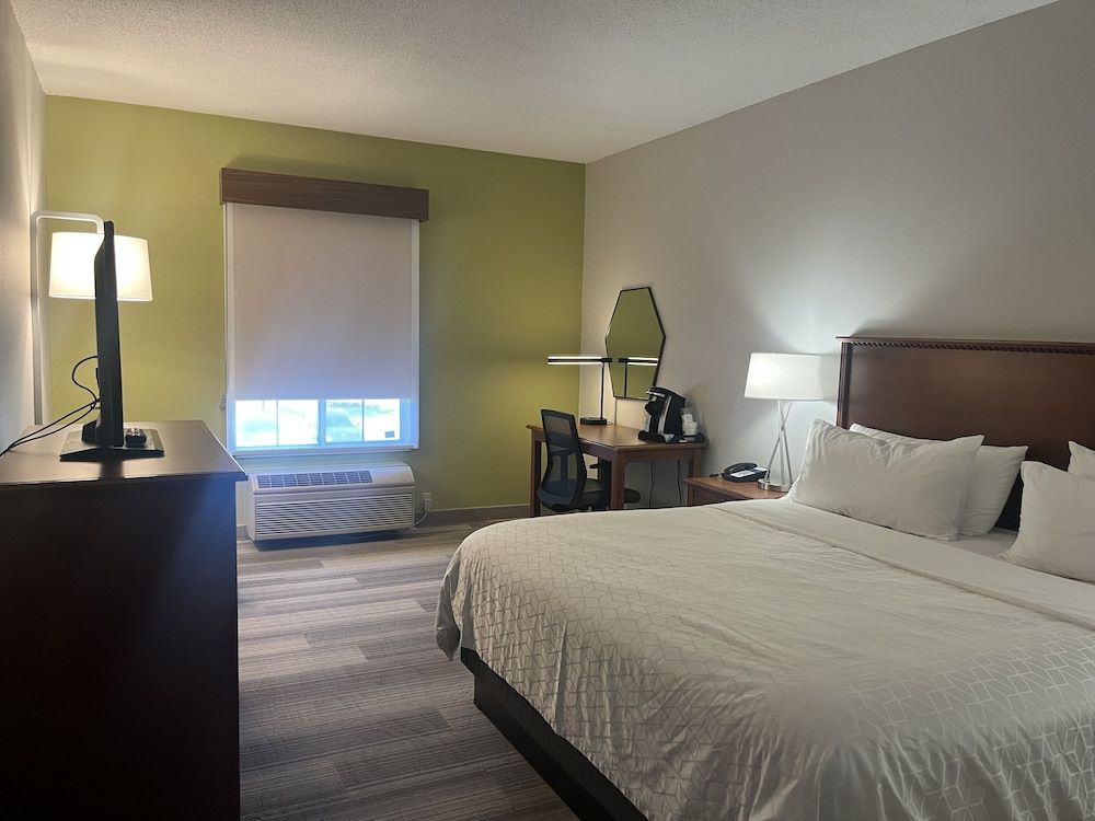 Standard Room, 1 King Bed